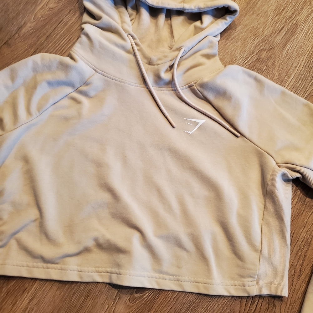 Gymshark Crop Hoodie - Picture 2 of 5